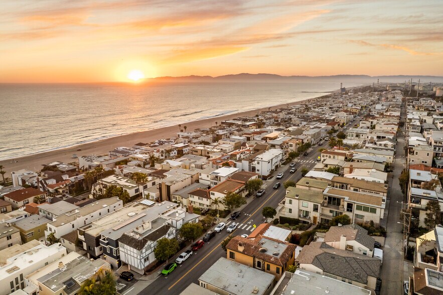 More Photos Of 232 29th St, Manhattan Beach Multifamily For Sale