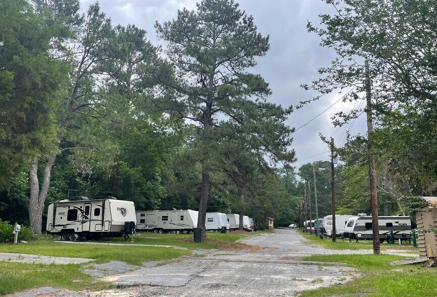 More Photos Of 114 Trailer Park Dr, Macon-Bibb Manufactured Housing Mobile Home Park For Sale