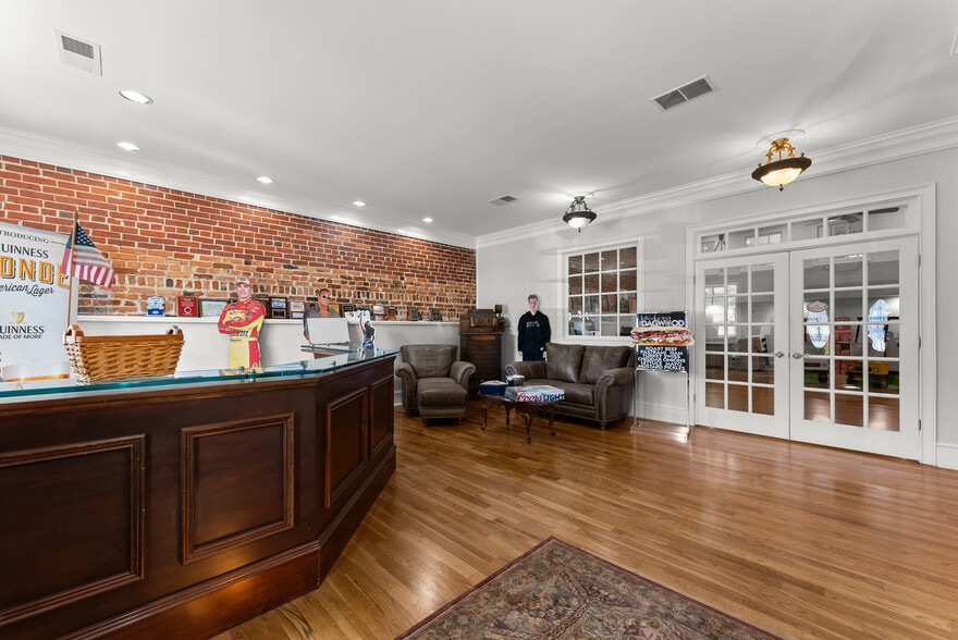 More Photos Of 163 Pike St, Lawrenceville Office For Lease