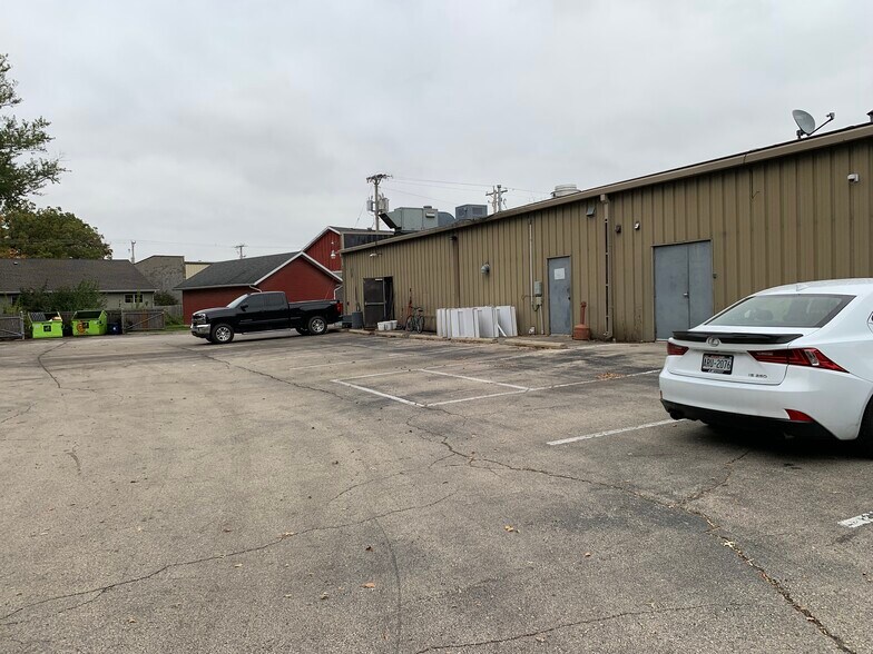 More Photos Of 5900-5926 US Highway 51, McFarland Storefront Retail Office For Lease