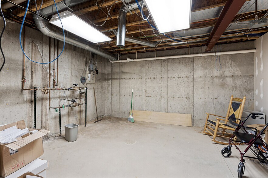 More Photos Of 15195 Allen Rd, Southgate Rehabilitation Center For Sale