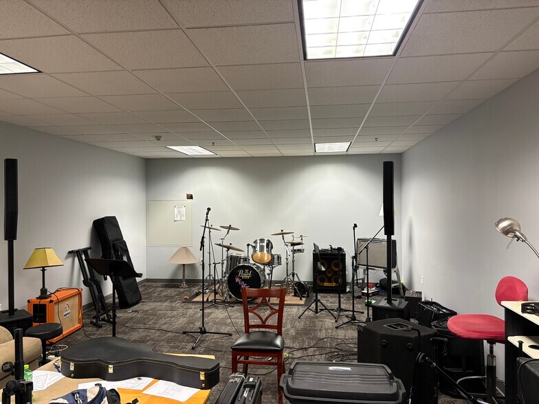 More Photos Of 2 W 1st St, Duluth Storefront For Sale