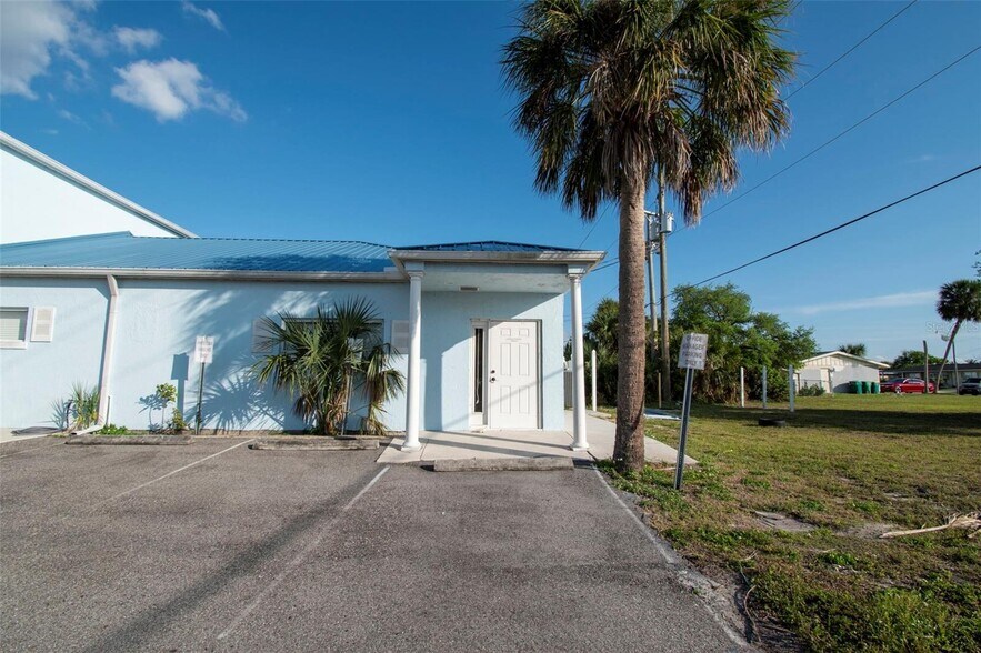 More Photos Of 3221 Tamiami Trl, Port Charlotte Medical For Lease