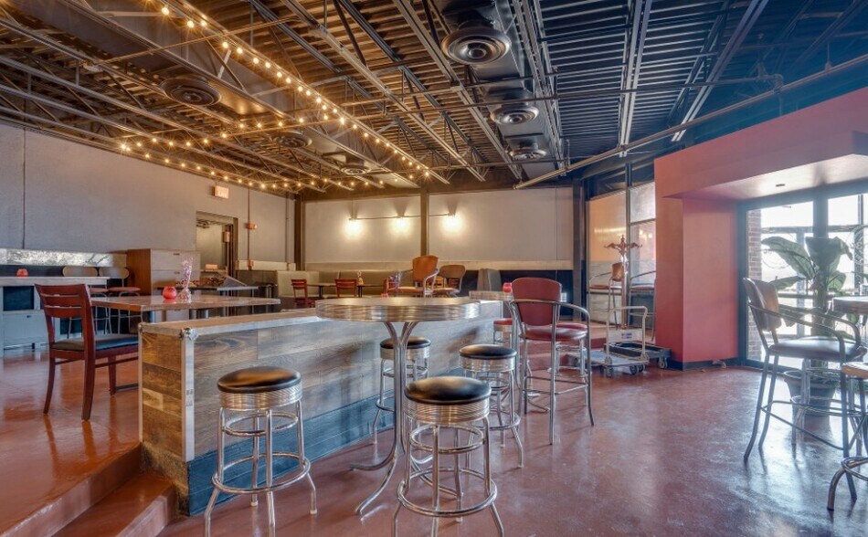 More Photos Of 1130 W Trinity Mills Rd, Carrollton General Retail For Sale