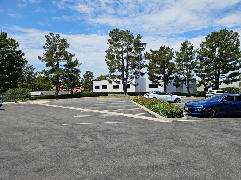 More Photos Of 181 S Old Springs Rd, Anaheim Loft Creative Space For Lease