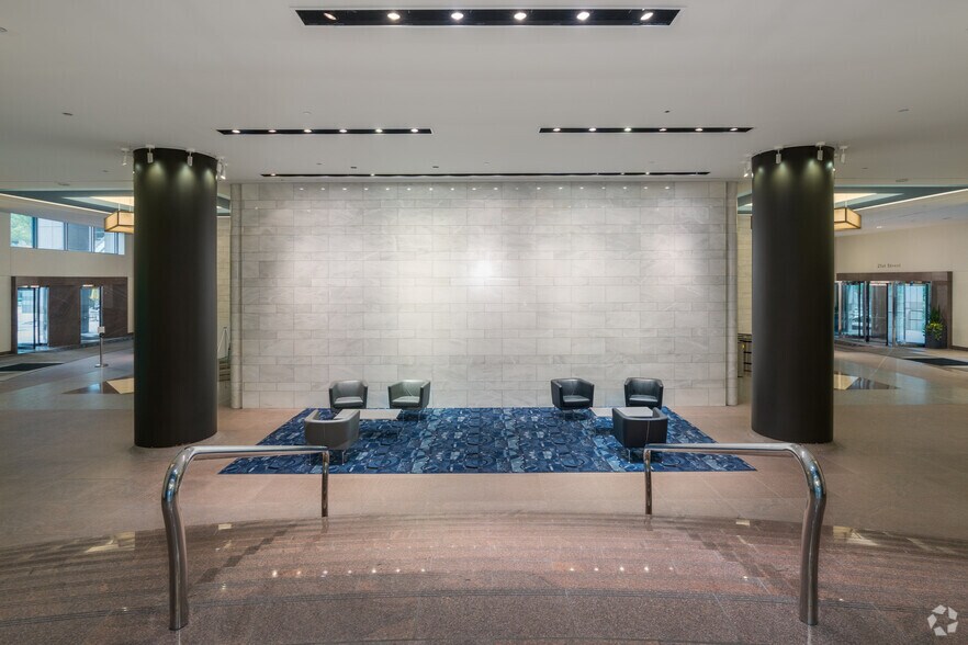 More Photos Of 2005 Market St, Philadelphia Office For Lease