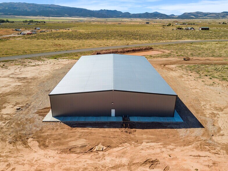 More Photos Of 3709 5650 w, Cedar City Industrial For Lease