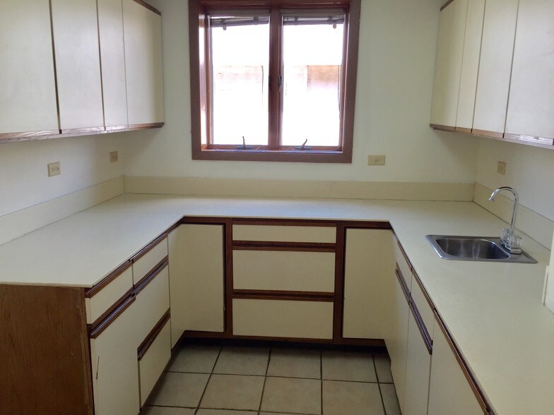 More Photos Of 8224 Calumet Ave, Munster Medical For Lease