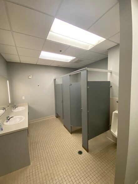 More Photos Of 1100 Old Ellis Rd, Roswell Loft Creative Space For Lease