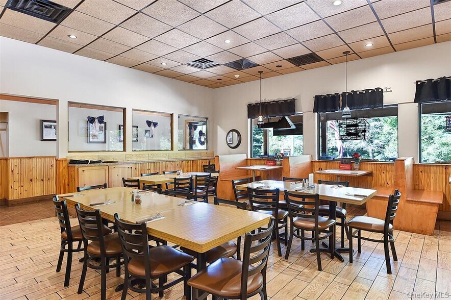 More Photos Of 809 Bloomingburg Rd, Bloomingburg Restaurant For Sale