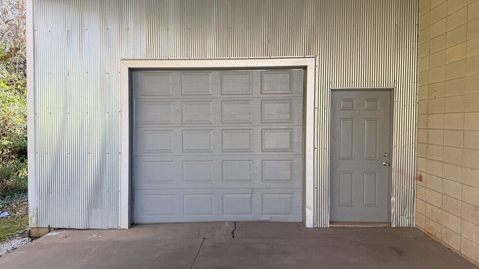 More Photos Of 310 S Union Ave, Springfield Manufacturing For Lease