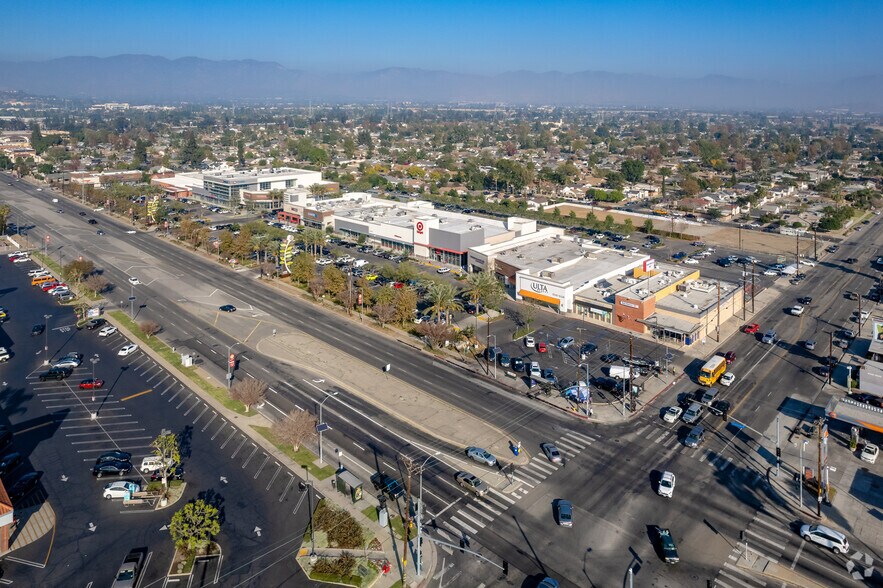 More Photos Of 10340 Sepulveda Blvd, Mission Hills General Retail For Lease