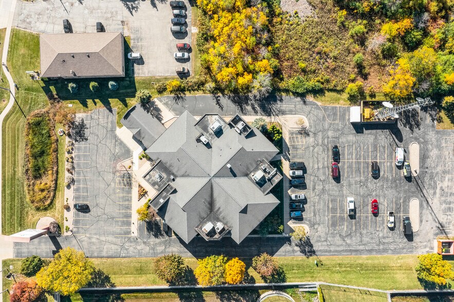 More Photos Of 491 S Washburn St, Oshkosh Office For Sale