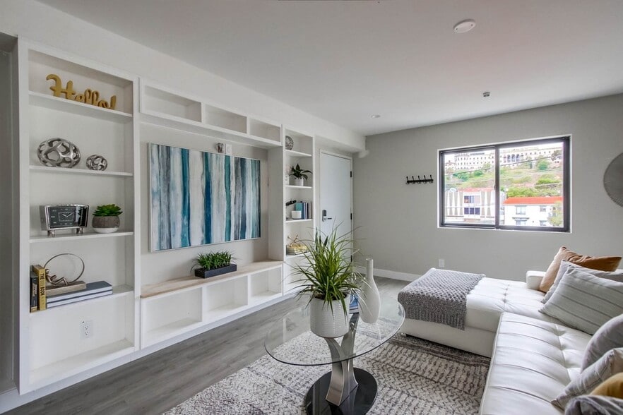 More Photos Of 5548 Riley St, San Diego Apartments For Sale