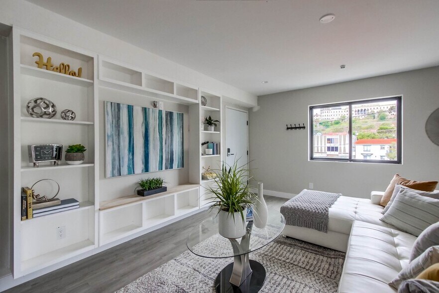 More Photos Of 5548 Riley St, San Diego Apartments For Sale