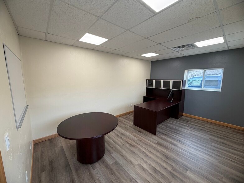 More Photos Of 2114 24th Ave SE, Watford City Warehouse For Sale