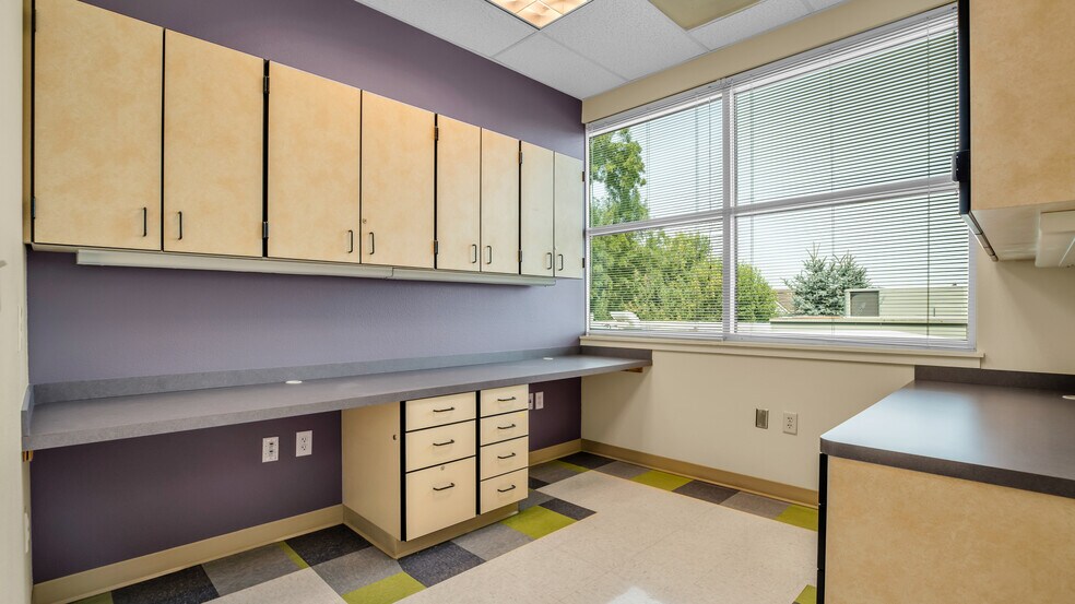 More Photos Of 693 Ray J. Glatt Cir, Woodburn Medical For Sale