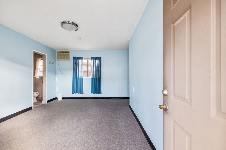 More Photos Of 1059-1063 N Palm Canyon Dr, Palm Springs Storefront For Sale