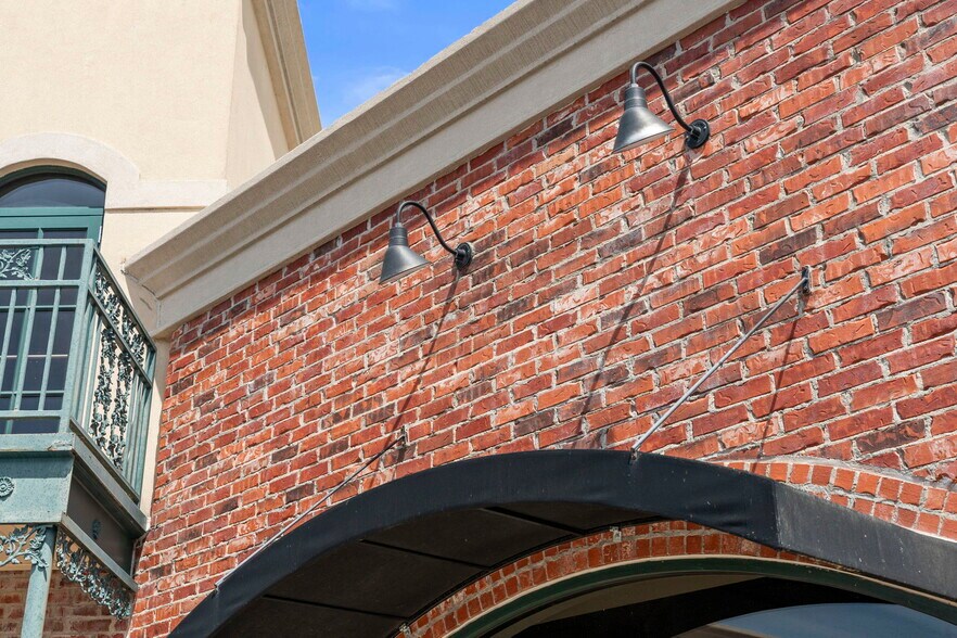 More Photos Of 1001 SE 28th St, Bentonville Office For Lease