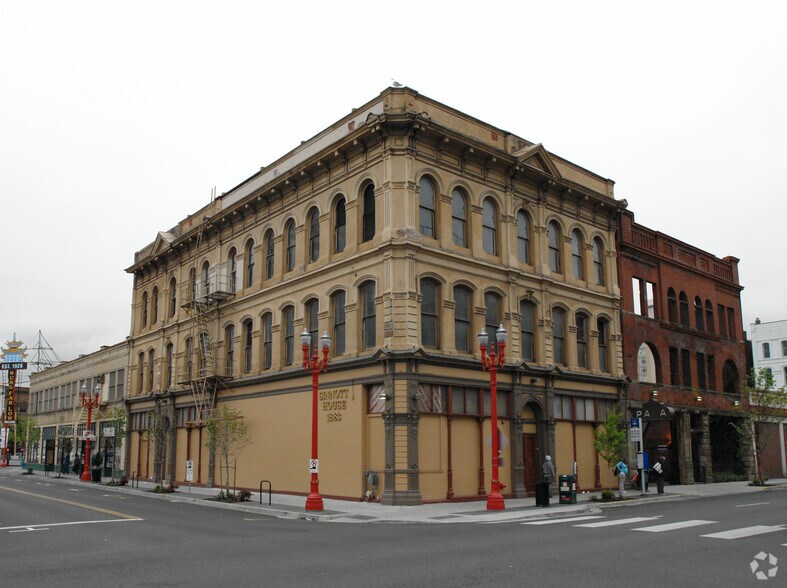 More Photos Of 105 NW Third Ave, Portland Storefront Retail Office For Sale