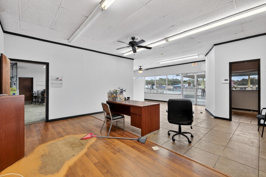 More Photos Of 1526 US Highway 441, Leesburg Auto Dealership For Sale