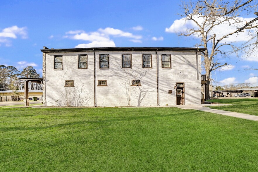 More Photos Of 411 S Kaufman St, Newton Lodge Meeting Hall For Sale