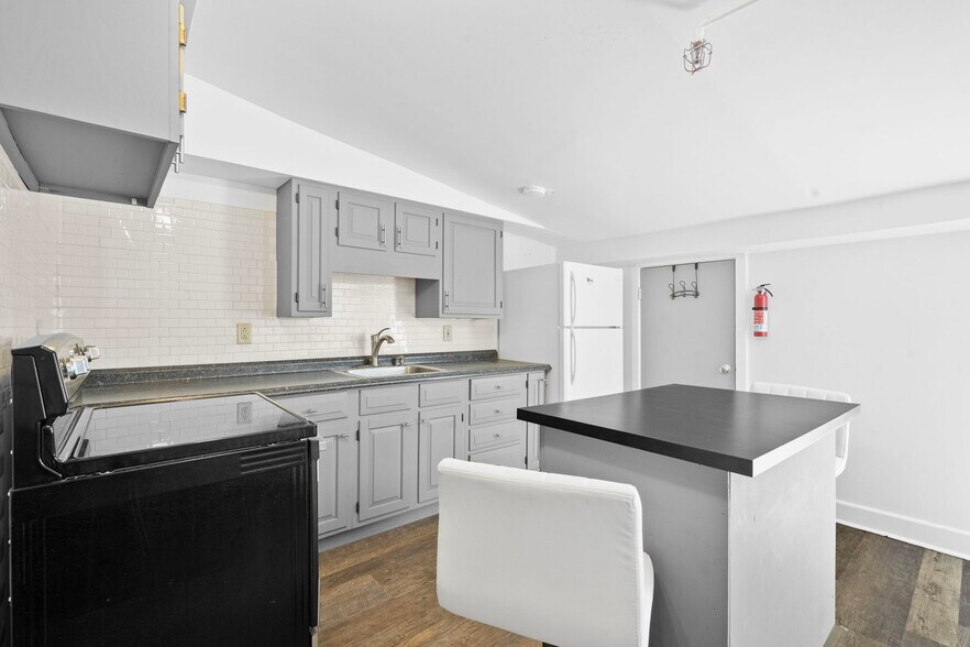 More Photos Of 146-148 E State St, Ithaca Storefront Retail Residential For Sale