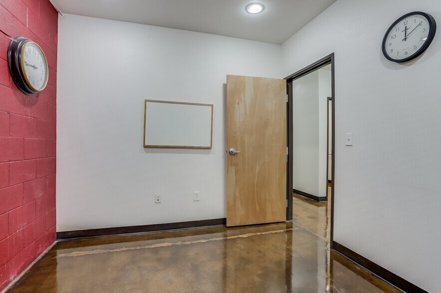 More Photos Of 6801-6845 Broadway, Denver Office For Lease