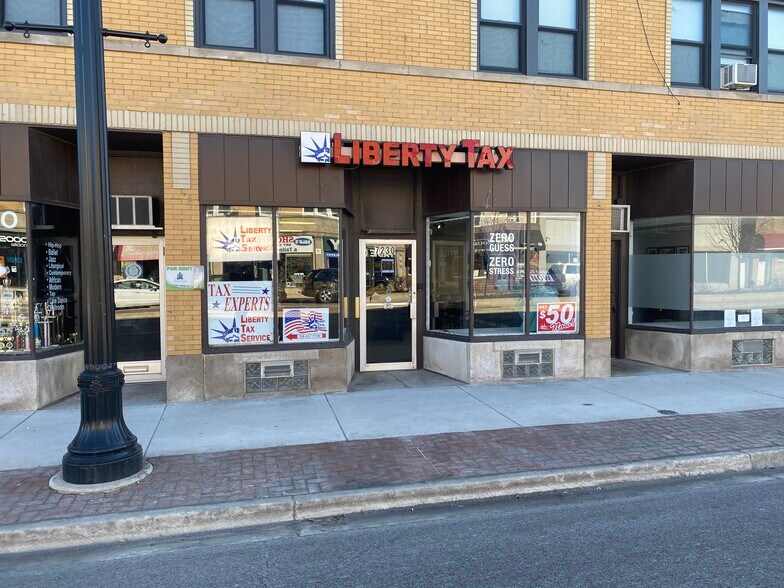 More Photos Of 7226-7234 Roosevelt Rd, Forest Park Storefront Retail Residential For Lease