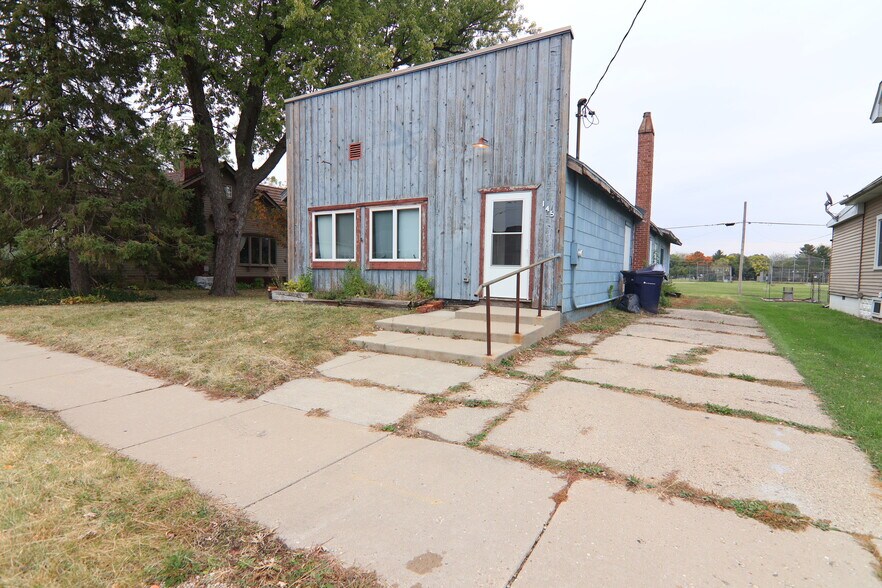 Primary Photo Of 145 S Randall Ave, Janesville Specialty For Sale