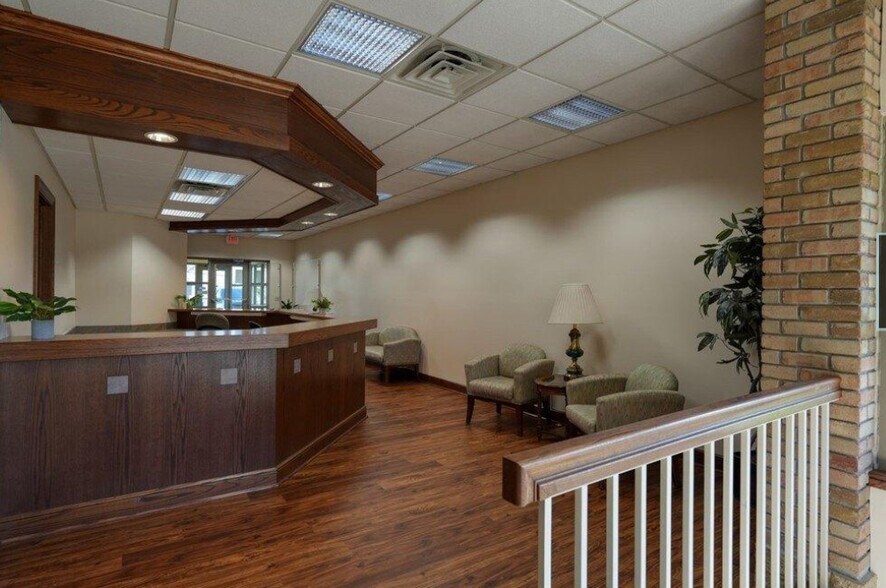 More Photos Of 941 Steubenville Ave, Cambridge Office For Lease