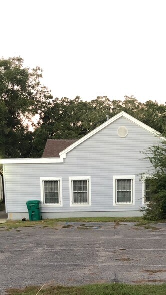 More Photos Of 1904 22nd Ave, Gulfport Office For Sale