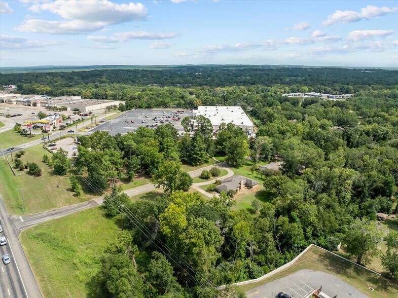 More Photos Of 103 Wesley Dr, Palestine Land For Lease