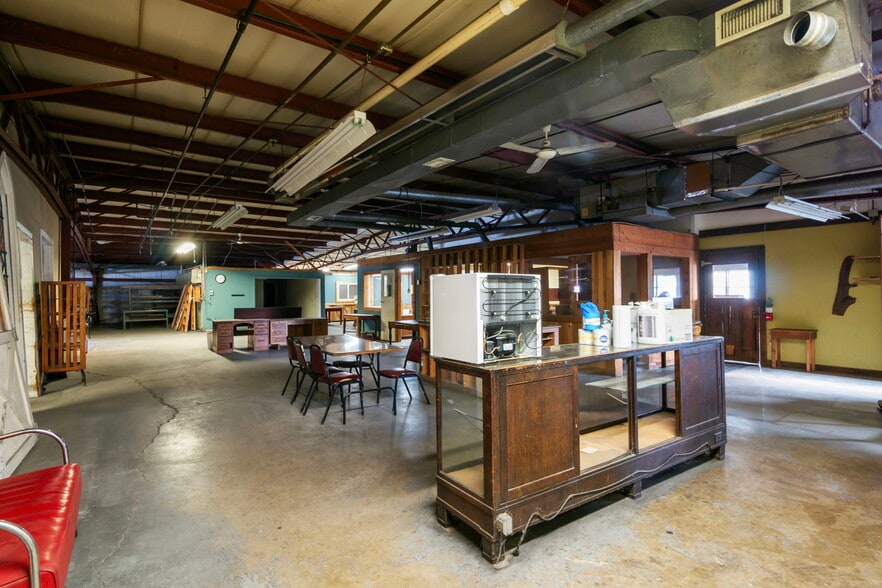 More Photos Of 690 S Lapeer Rd, Oxford Warehouse For Sale