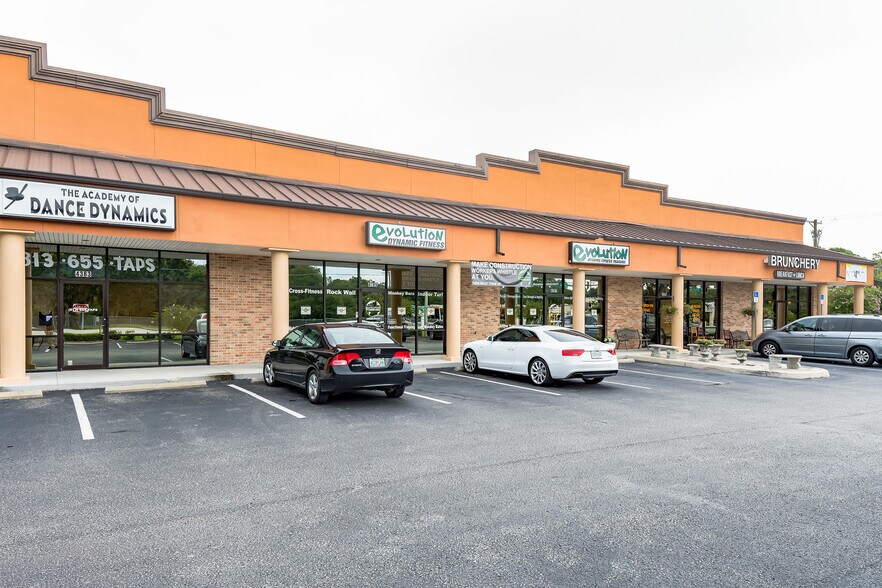 More Photos Of 4325 Lynx Paw Trail, Valrico General Retail For Lease