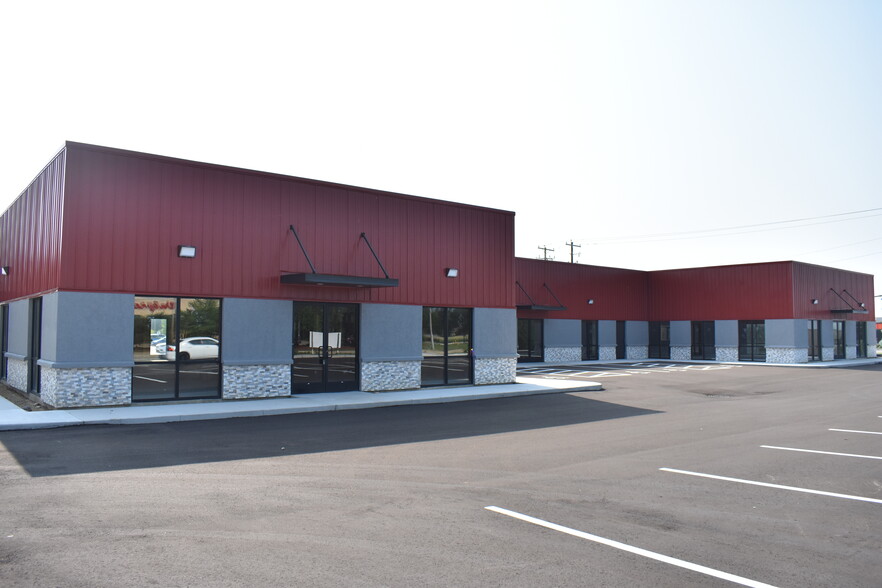 Primary Photo Of 1747 Center Ave, Janesville Service Station For Lease