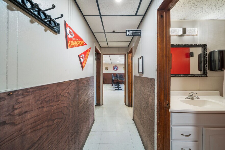 More Photos Of 704 W Conner Ave, Fairland Restaurant For Sale