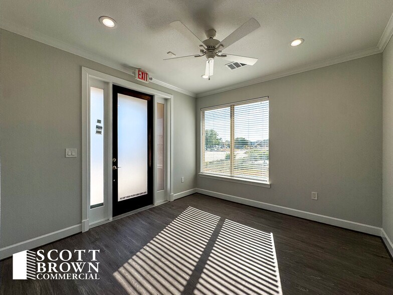 More Photos Of 870 Hebron Pky, Lewisville Unknown For Lease