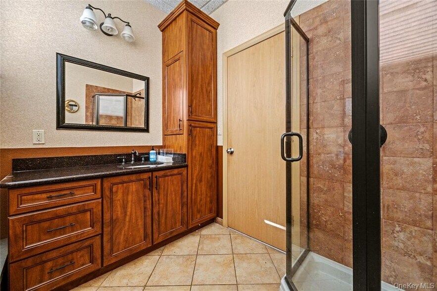 More Photos Of 1171 Old Country Rd, Plainview Medical For Sale