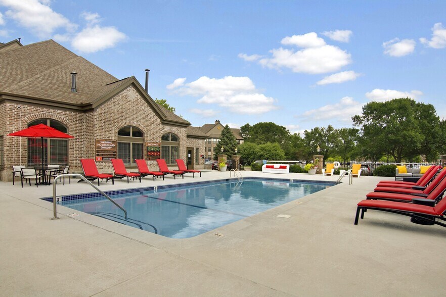 More Photos Of 8617 Edinbrook Xing, Brooklyn Park Apartments For Sale