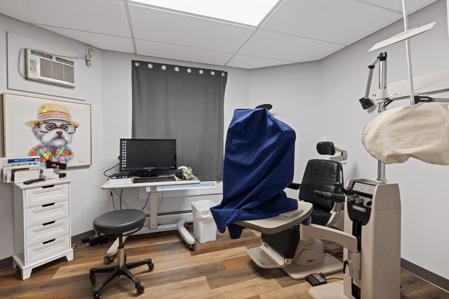 More Photos Of 166 Silver St, Waterville Medical For Sale