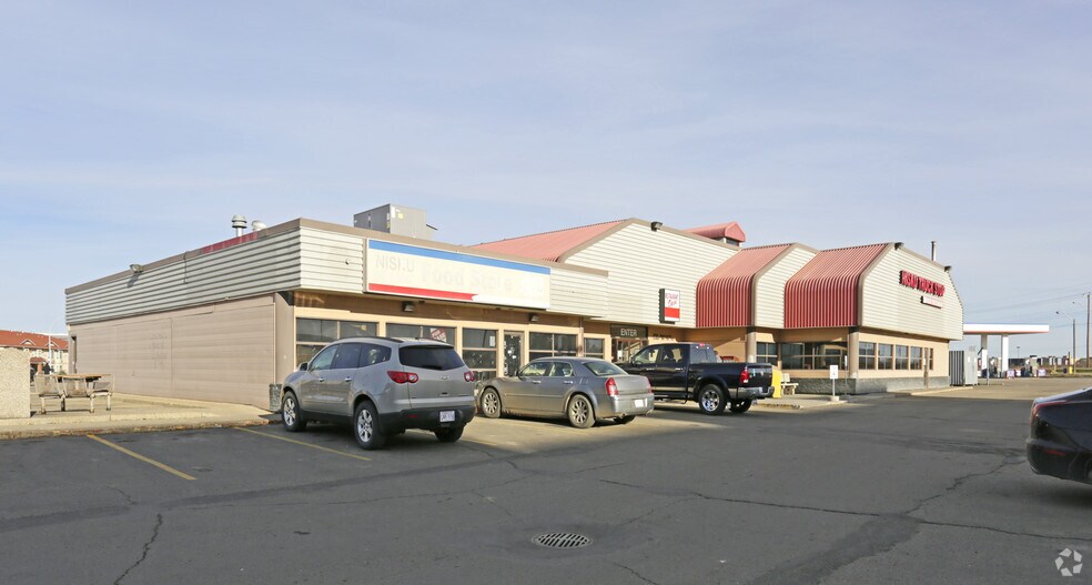 More Photos Of 8020 Sparrow Dr, Leduc Freestanding For Lease