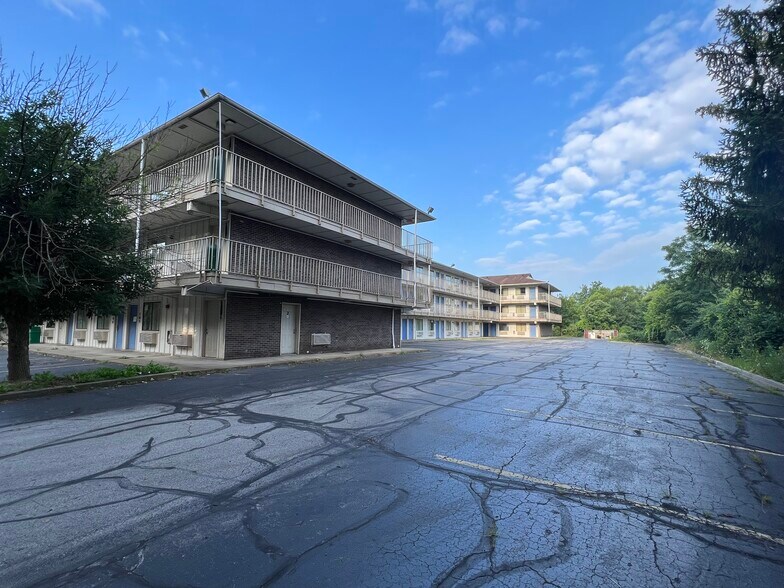 More Photos Of 311 E Highland Rd, Macedonia Hotel For Sale