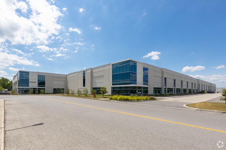 More Photos Of 4305-4335 Rue Griffith, Saint-Laurent Warehouse For Lease