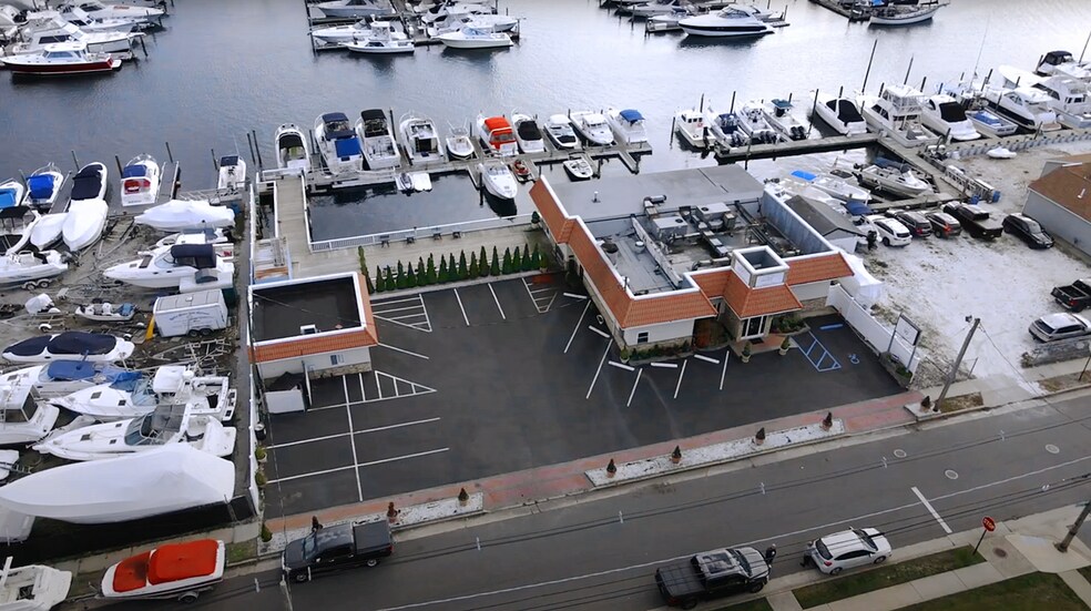 More Photos Of 95 Hudson Ave, Freeport Restaurant For Sale