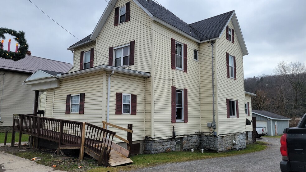 More Photos Of 522 Main St, Rockwood Specialty For Sale