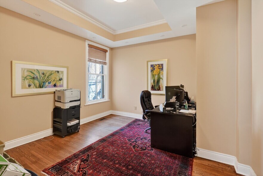 More Photos Of 464 Somerset St W, Ottawa Office For Sale