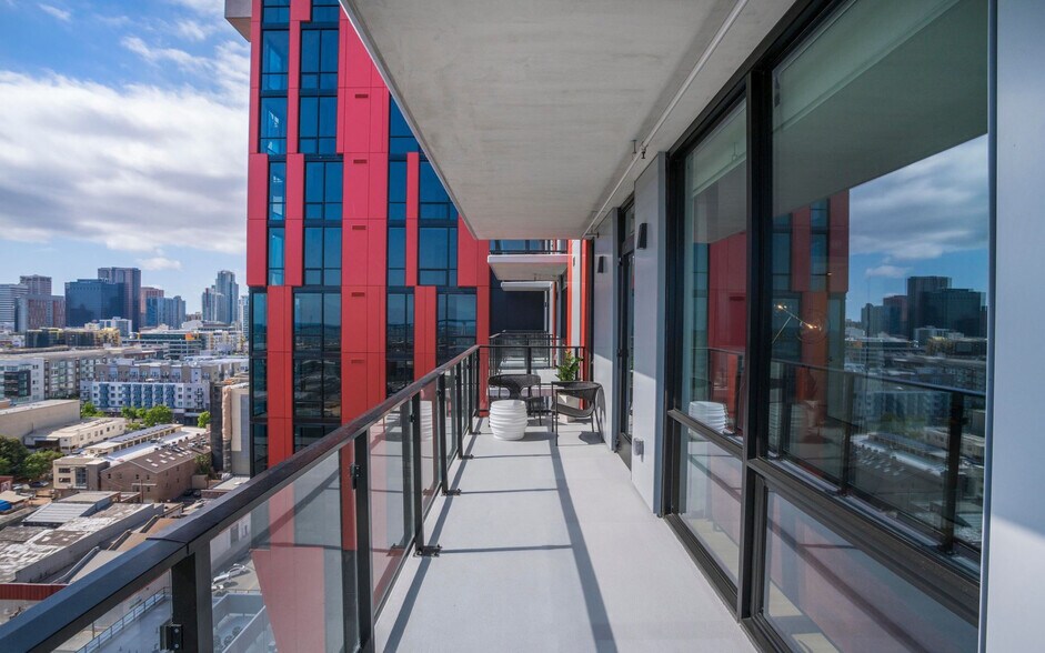 More Photos Of 1501 Island Ave, San Diego Apartments For Lease