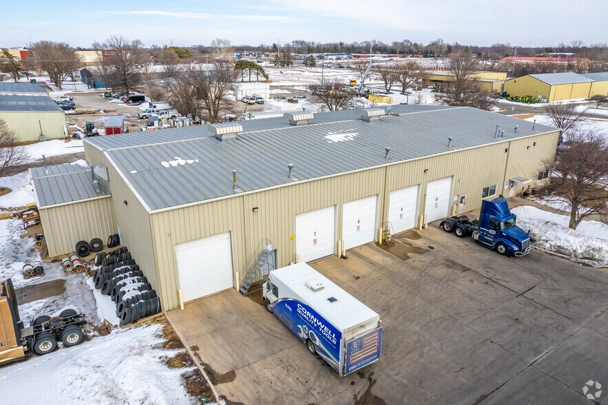 More Photos Of 3408 101st St, Urbandale Truck Terminal For Sale