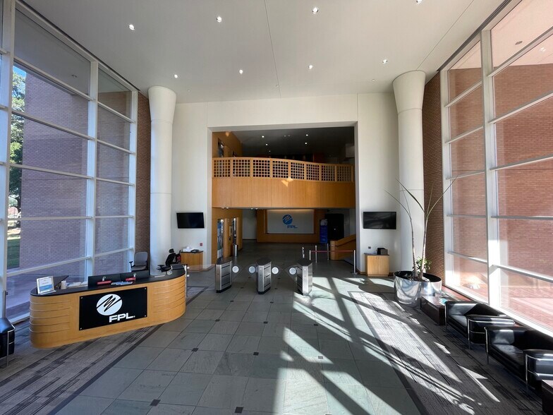 More Photos Of 1 Energy Pl, Pensacola Office For Sale